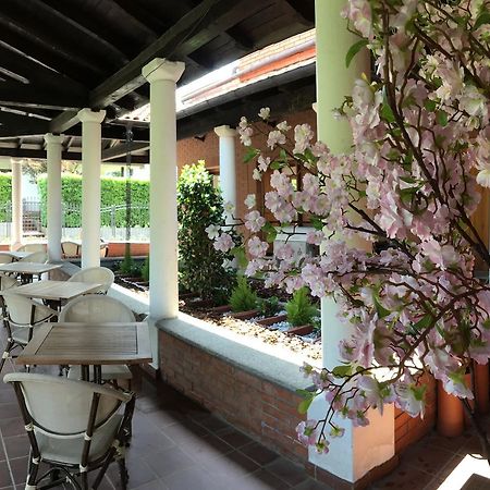 Ostello Casa Emmaus Maccagno Luaran gambar