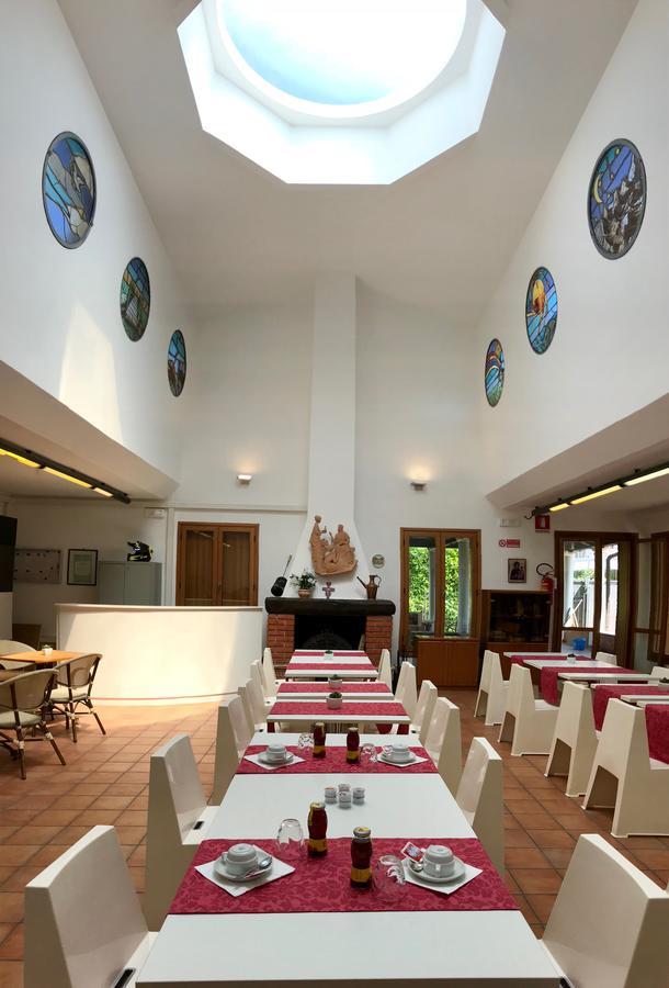Ostello Casa Emmaus Maccagno Luaran gambar