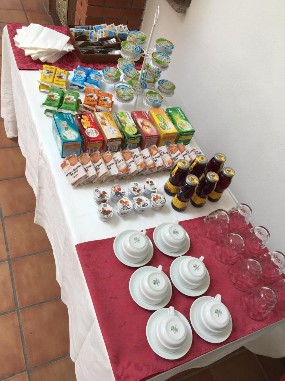 Ostello Casa Emmaus Maccagno Luaran gambar